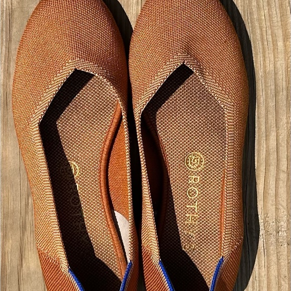 Brown round toe Rothy’s - Picture 1 of 3
